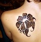 Airbrush-Tattoos Blume