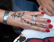 Airbrush-Tattoos Hand-Tattoo